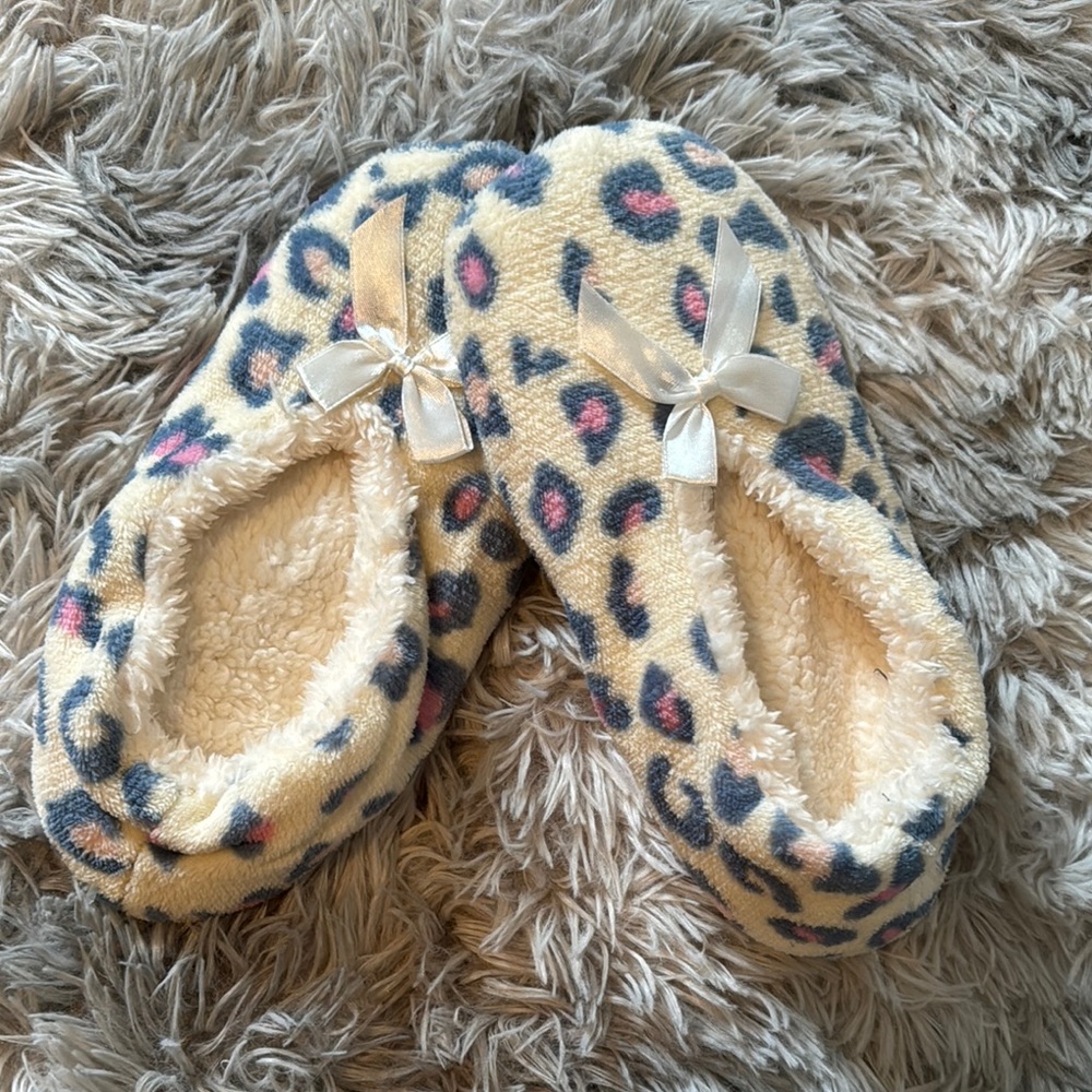 Cozy Leopard Print Kids Slippers
